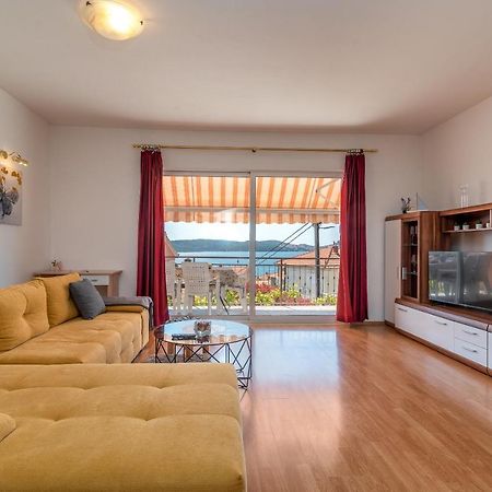 Comfortable Apartment Near The Sea Trogir Exterior photo