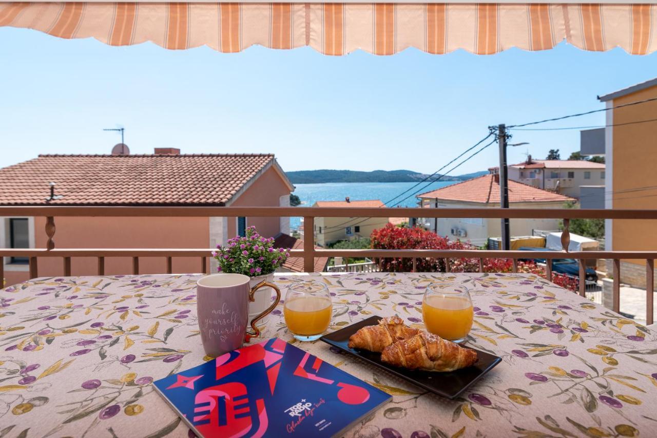 Comfortable Apartment Near The Sea Trogir Exterior photo