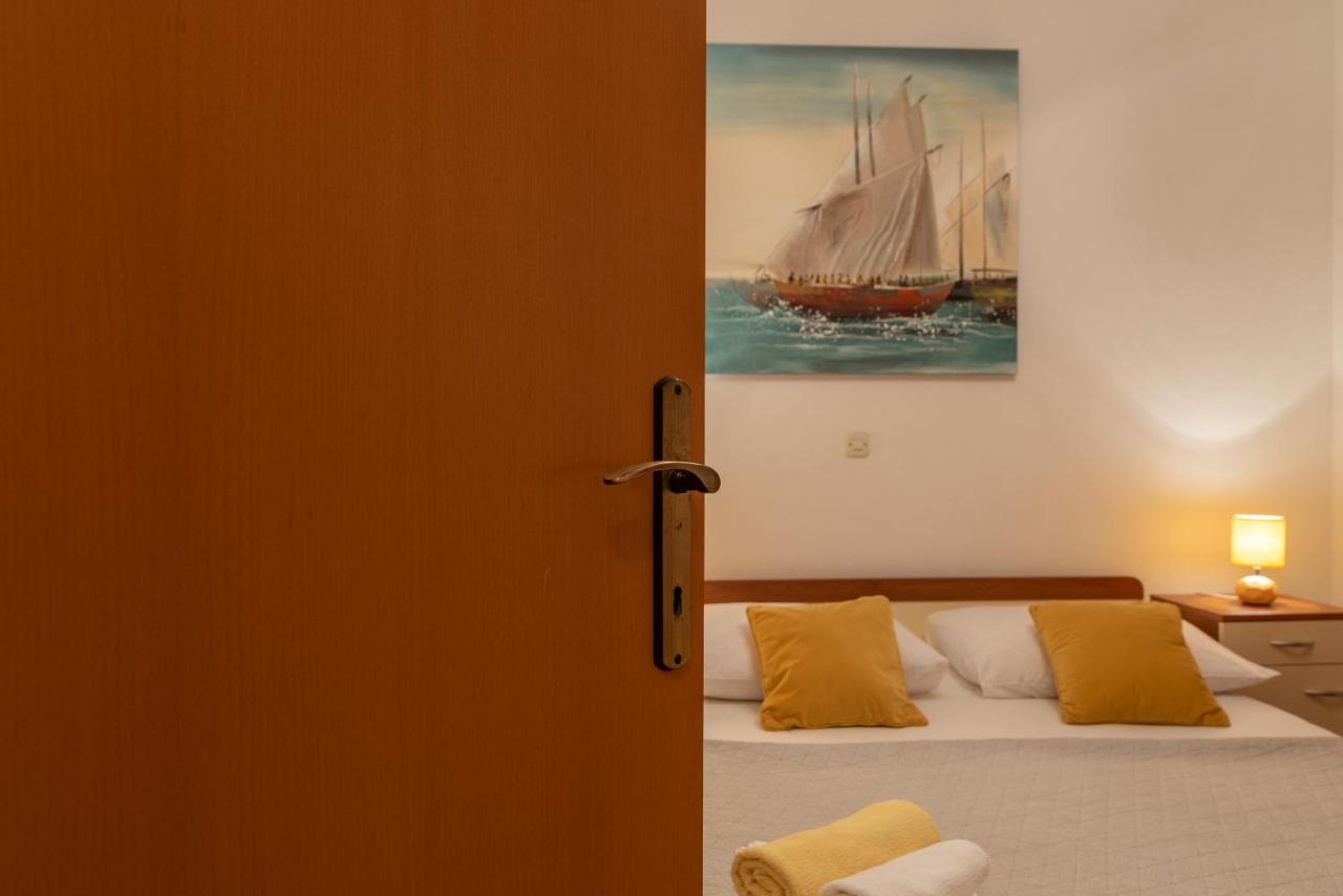 Comfortable Apartment Near The Sea Trogir Exterior photo