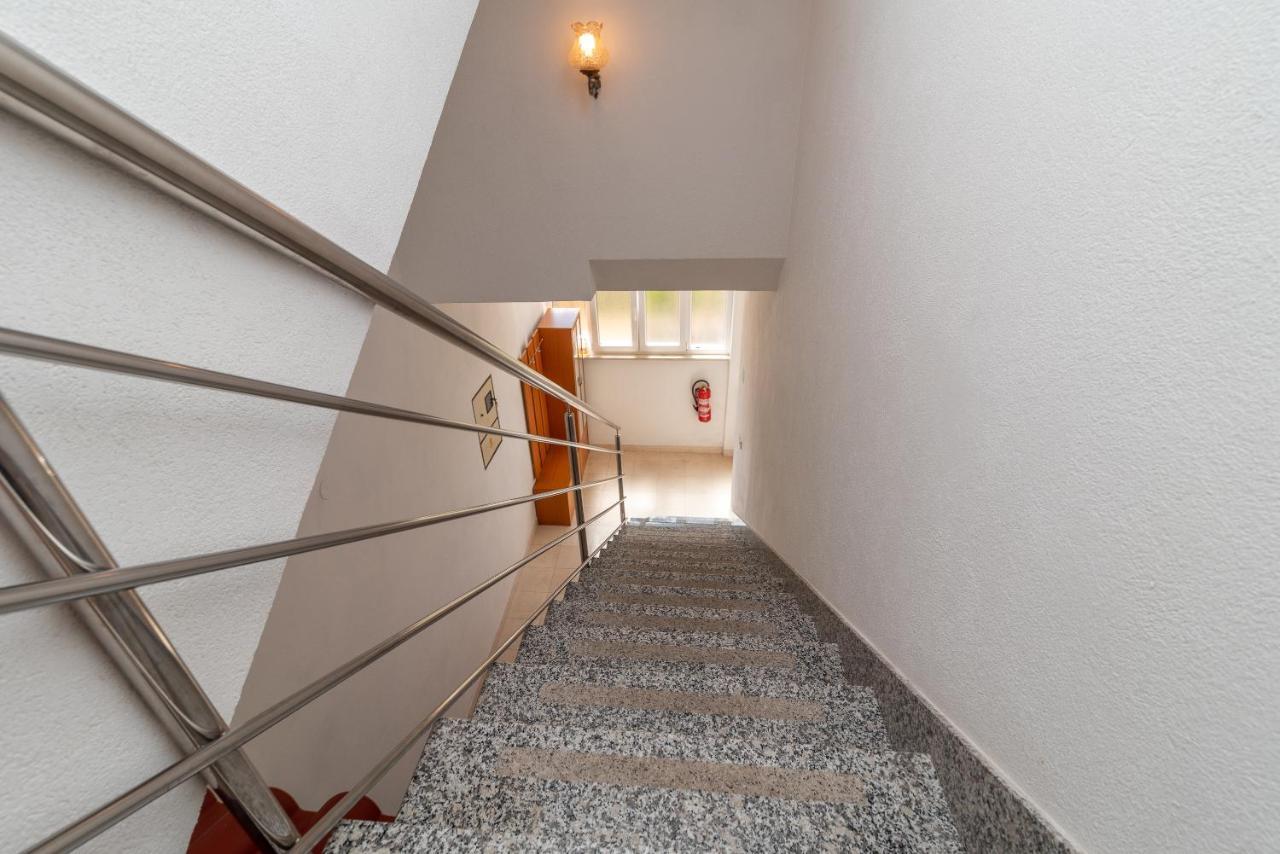 Comfortable Apartment Near The Sea Trogir Exterior photo
