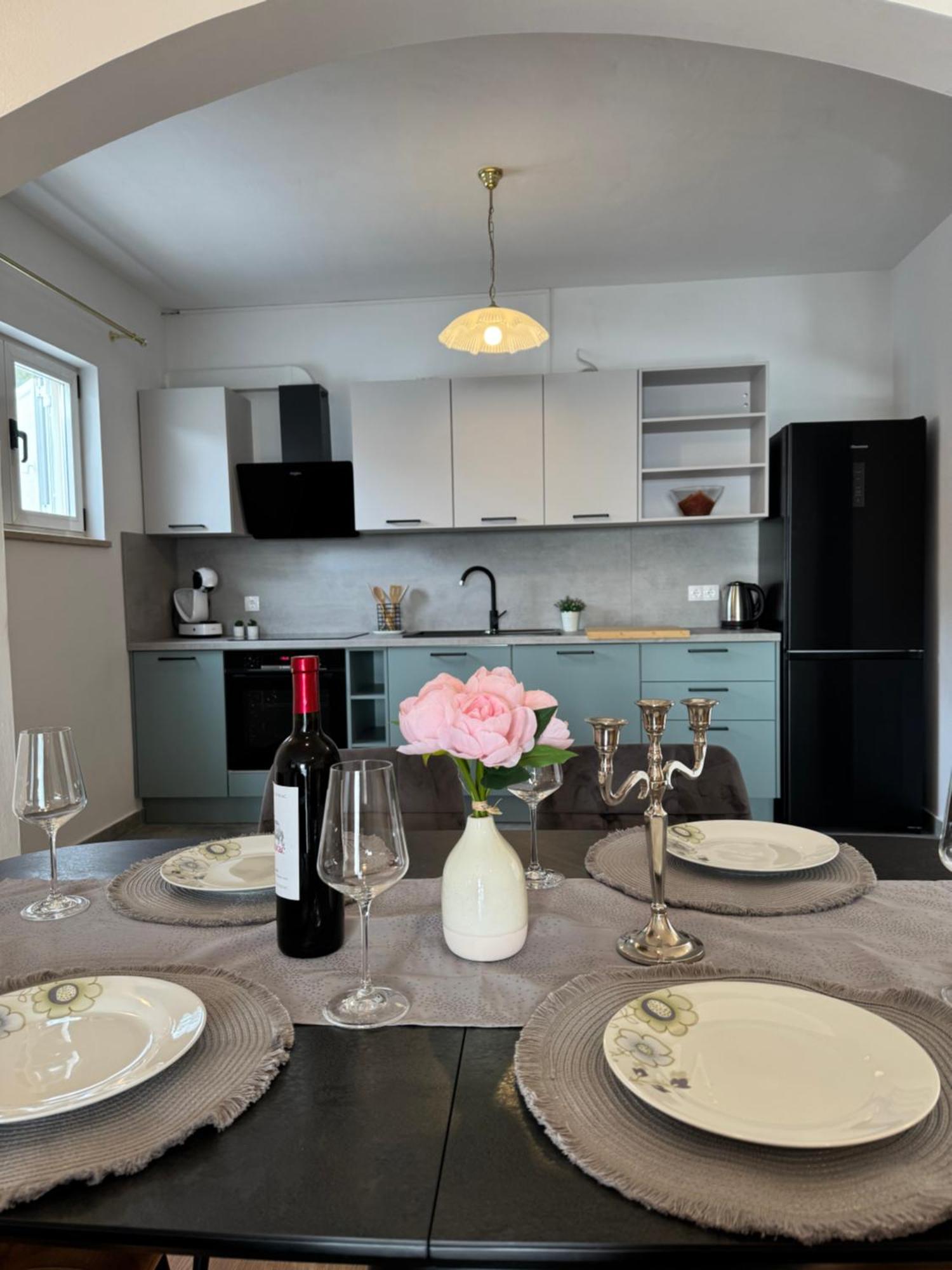 Comfortable Apartment Near The Sea Trogir Exterior photo